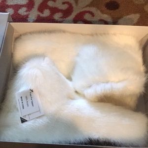 Ugg Arama slippers